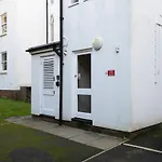 Burlington Street With Free Parking Nr Brighton College And Hospital