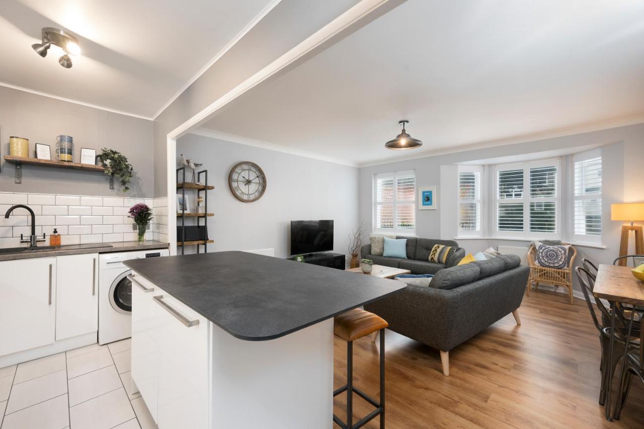 Burlington Street With Free Parking Nr College And Hospital Appartement