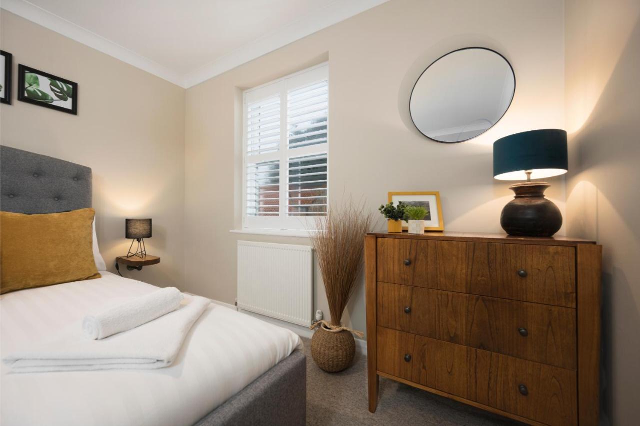 Burlington Street With Free Parking Nr College And Hospital Appartement