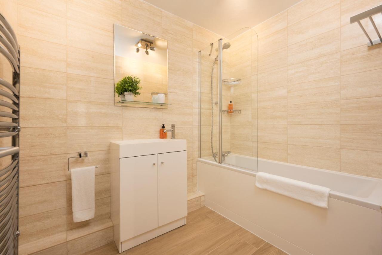 Appartement Burlington Street With Free Parking Nr College And Hospital *