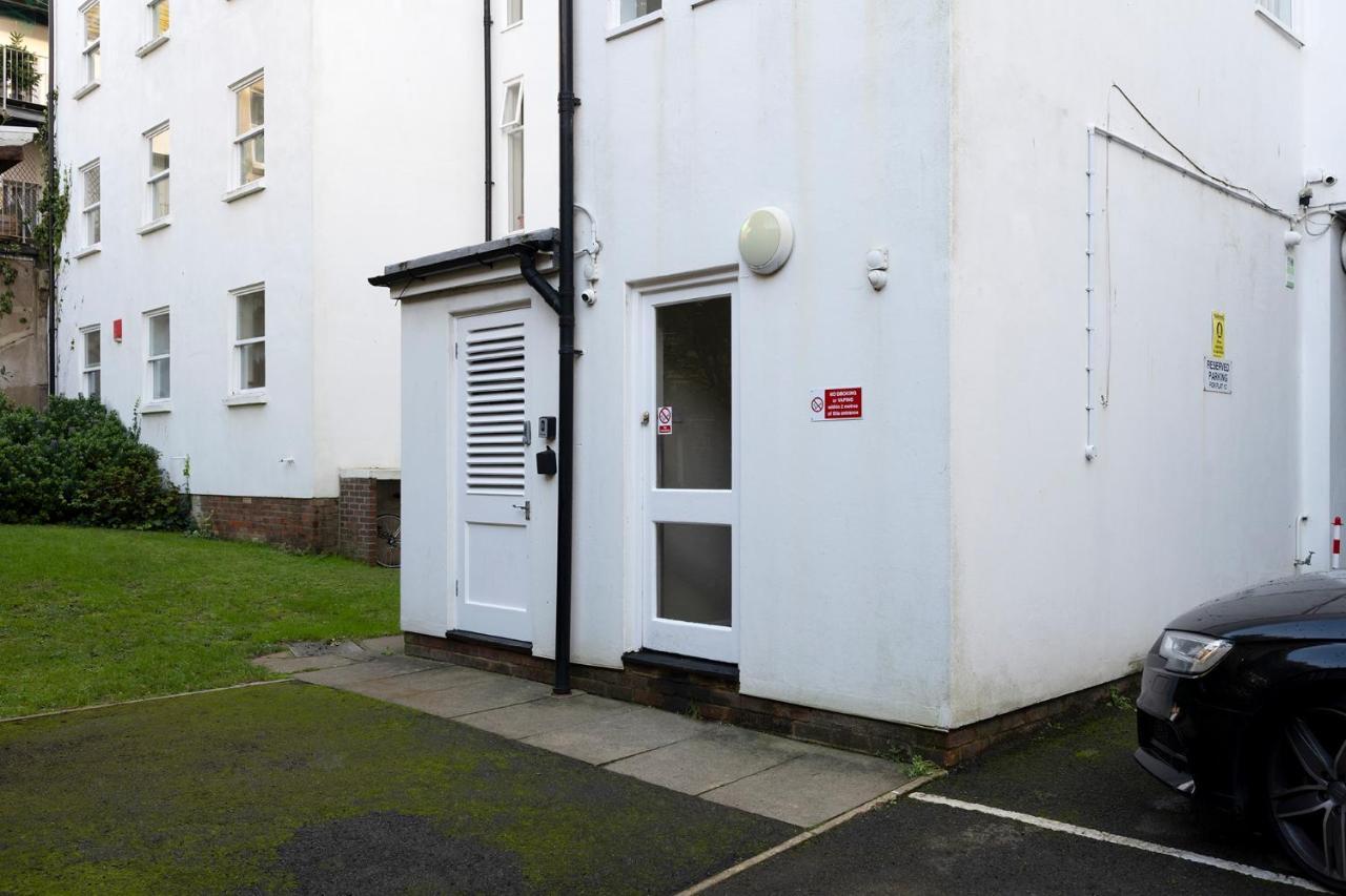 Appartement Burlington Street With Free Parking Nr College And Hospital *